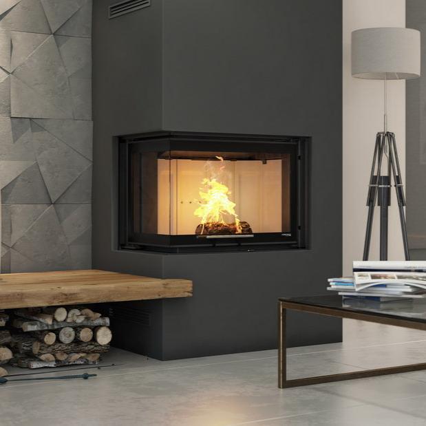 Elegant insatskamin Intra ME BL G med sidoglas - Miljöbild på den kraftfulla och eleganta insatskaminen Intra ME BL G med sidoglas från EuroFire