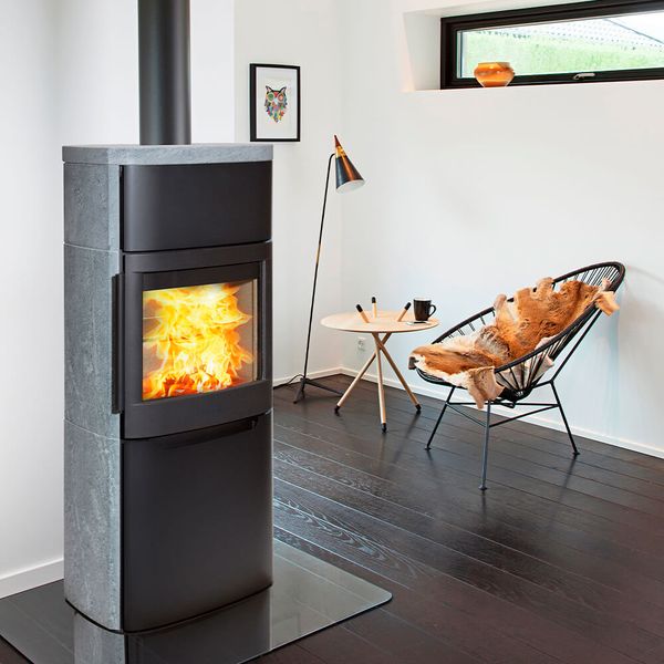 braskamin, fristående kamin, modern braskamin, vedeldad kamin, kamin och skorstenspaket, energieffektiv kamin, designkamin, kamin med glaslucka, kaminglas reservdel, vermiculitskiva kamin, fyllnadsvermiculit skorsten, cortenstål eldfat, braskamin Skåne, kamin installation Malmö, kamin butik Lund, fristående kamin Helsingborg, kamin service Ystad, kamin Kristianstad, eldstad installation Skåne, modern braskamin Ängelholm.