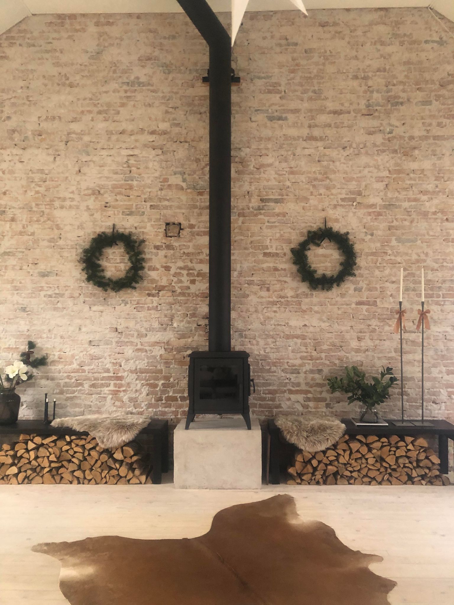 braskamin, fristående kamin, modern braskamin, vedeldad kamin, kamin och skorstenspaket, energieffektiv kamin, designkamin, kamin med glaslucka, kaminglas reservdel, vermiculitskiva kamin, fyllnadsvermiculit skorsten, cortenstål eldfat, braskamin Skåne, kamin installation Malmö, kamin butik Lund, fristående kamin Helsingborg, kamin service Ystad, kamin Kristianstad, eldstad installation Skåne, modern braskamin Ängelholm.